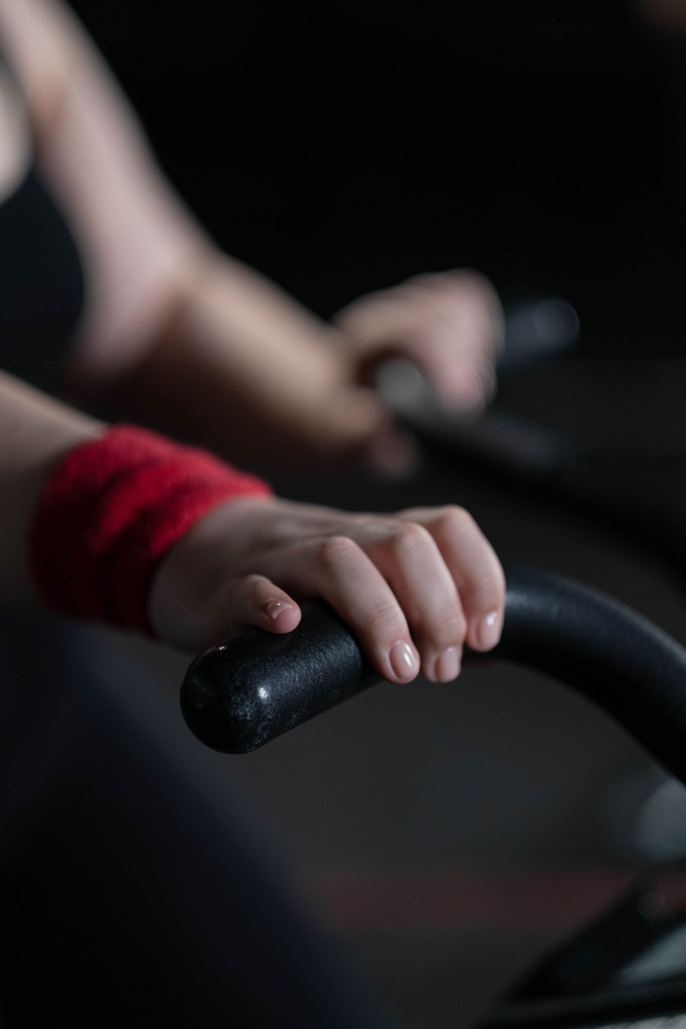 Fietser vol focus tijdens de spinning